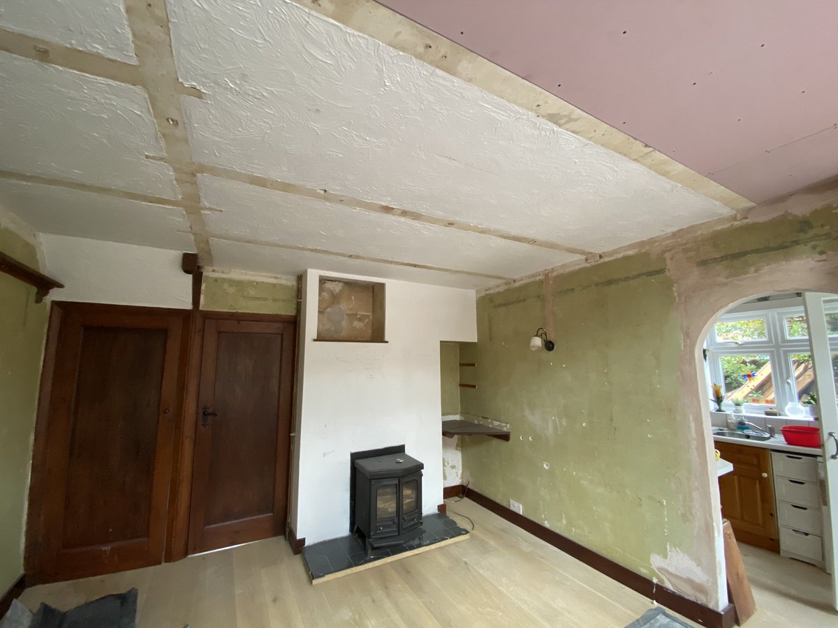 Penfold_P_S's tweet photo. Another complete room re plastered today🤝🏻 #happycustomer #penfoldplasteringservices https://t.co/ZQsYnQirT5