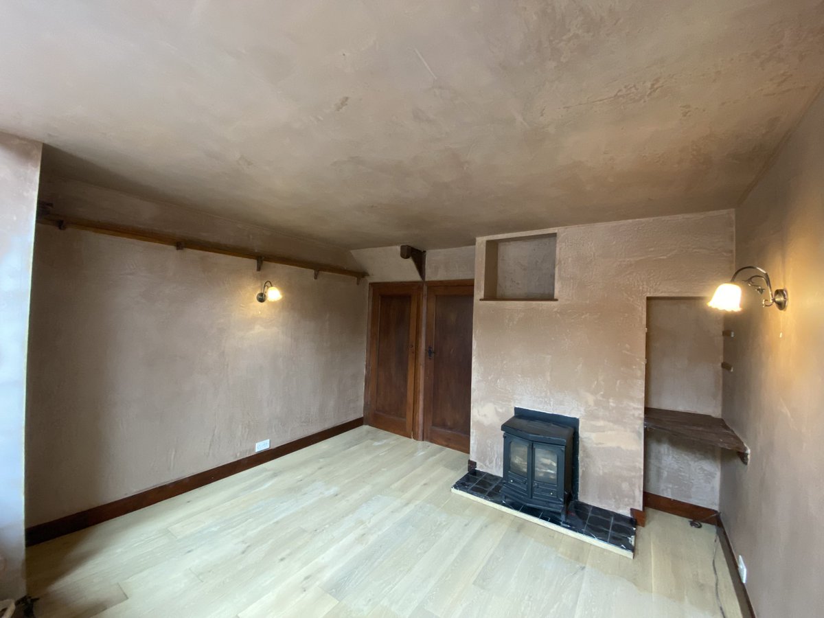 Penfold_P_S's tweet photo. Another complete room re plastered today🤝🏻 #happycustomer #penfoldplasteringservices https://t.co/ZQsYnQirT5