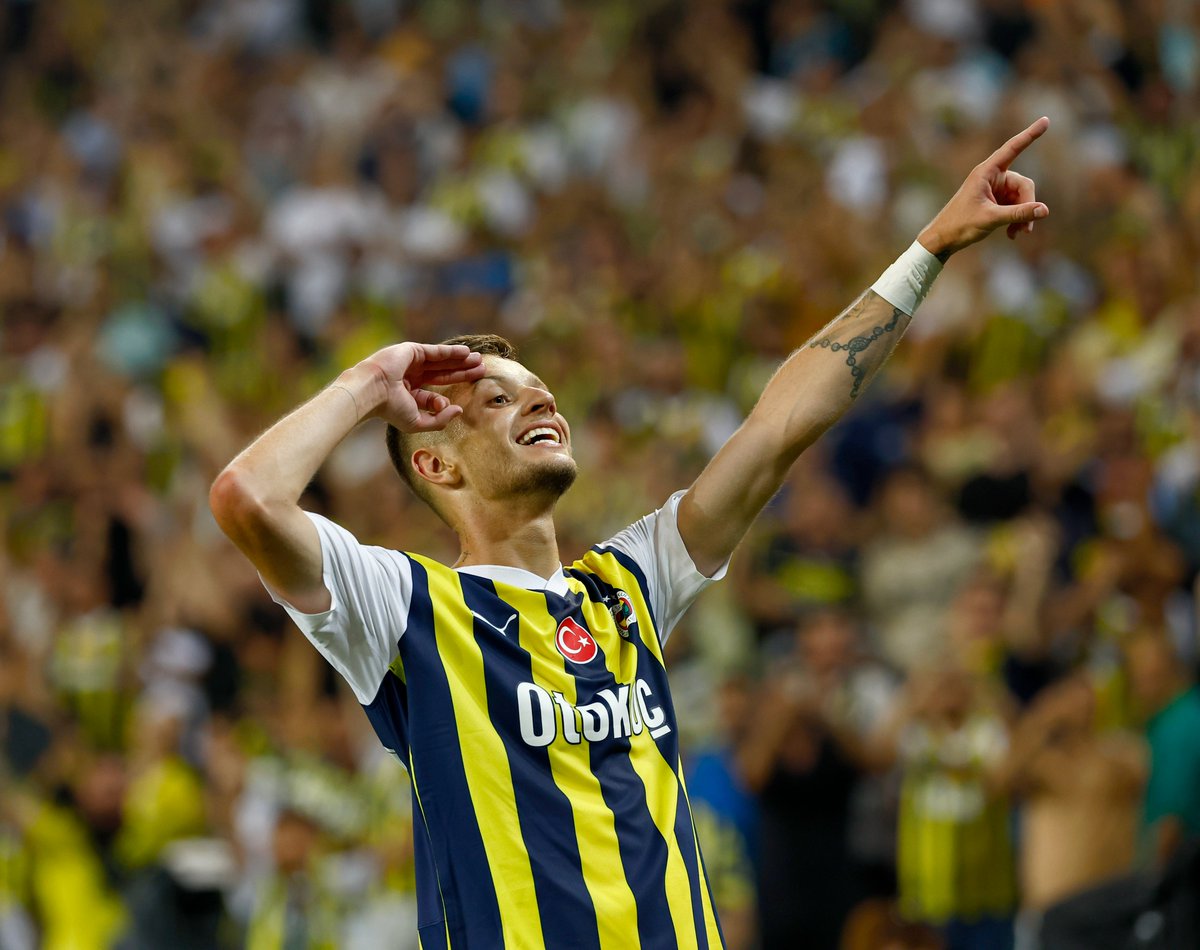 Fenerbahce's tweet photo. Sebastian Szymański 😌 https://t.co/KKbEswTDaT