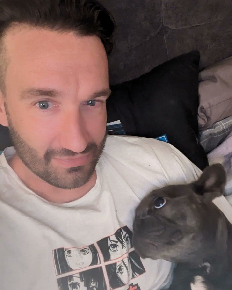 Disco_Stooo_'s tweet photo. Get you someone who looks at you like Stevie Licks looks at me ๐ #frenchies #frenchielover #frenchiecross https://t.co/vR1fPH6lZj
