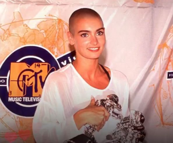 PaulMartin's tweet photo. I knew #SineadO'Connor extremely well.Calls from her at 3am when she was suffering from severe depression,we laughed hysterically when she brought me to get her babys passport photos taken in local Mothercare,I Saw her at her best,worst,most importantly I saw her as a human being https://t.co/EGzObc8uf8