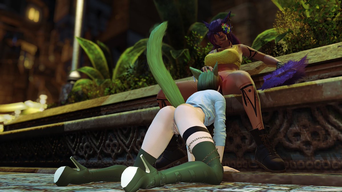 The_Nunh's tweet photo. Finding a quiet spot in Ul'dah, S'virent and her Nunh take a moment to let loose.
The Nunh's pheromones were quite the delight for the little book worm!
With @VirentF 💜💚 https://t.co/4SO3PngCSB