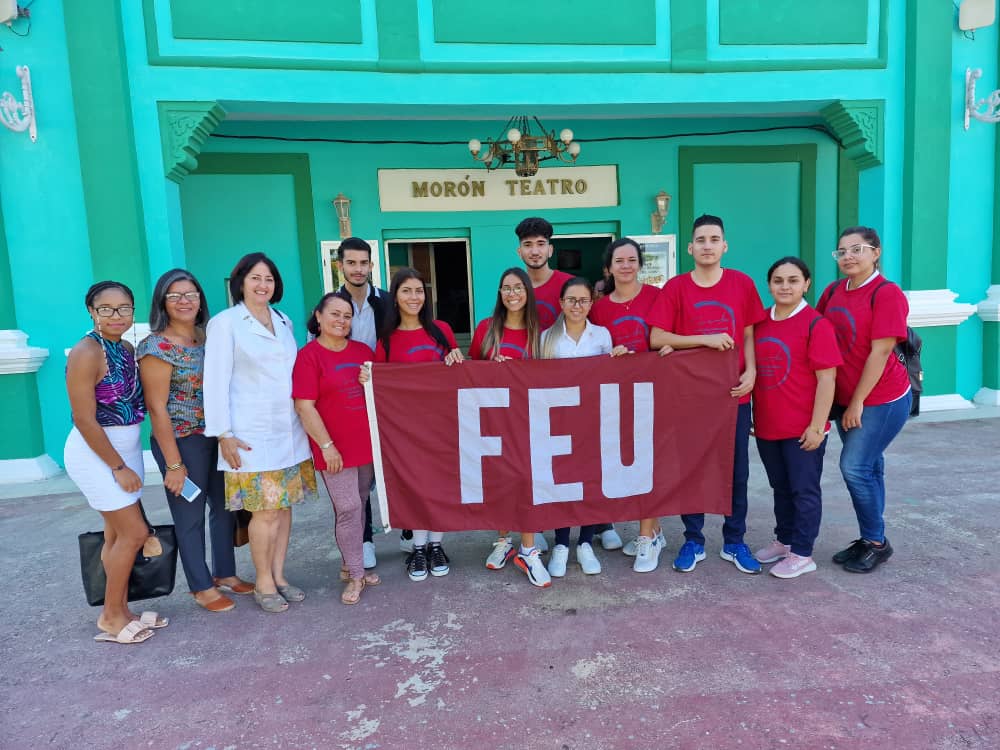 🇨🇺...A 70 años de la gesta heróica del #26dejulio, nuestro compromiso ✊🏻 más sagrado con aquellos que ofrendaron sus vidas por sólidos ideales, es seguir defendiendo día a día las conquistas logradas 🤝🫂🇨🇺🫡

#26dejulio2023#ConTodosLaVictoria#feufcmmorón