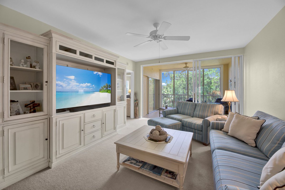 DennisWarson's tweet photo. Check out my new listing 19851 BRECKENRIDGE DR 301 in ESTERO FL $325,000. Enjoy living the FL lifestyle in this light and bright end unit condo featuring 2 bedrooms 2 baths and a den. #SWFL #Estero #listings #listing #RealEstate #homeforsale #FortMyers #NaplesFl https://t.co/BSU9DpS2Rl