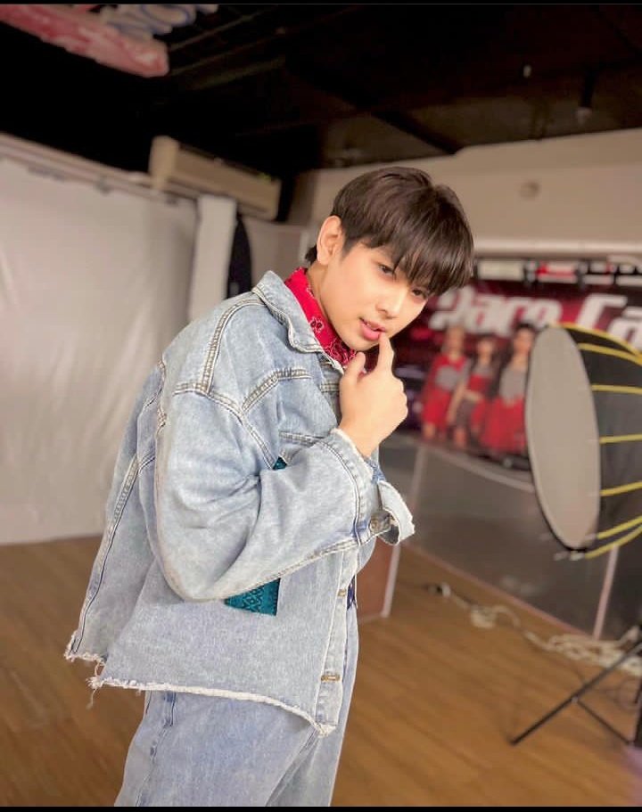 Mirai__Cean's tweet photo. Happy Birthday @eclipse_gab!!! Your smile will always be one of my favorites. Do what makes your heart happy, okiii? Continue shining, our Gabuu. Love u..Fightingπ
#EclipsePH #Eclipse_Gab
@eclipsemusicph https://t.co/zMqL33DcSl