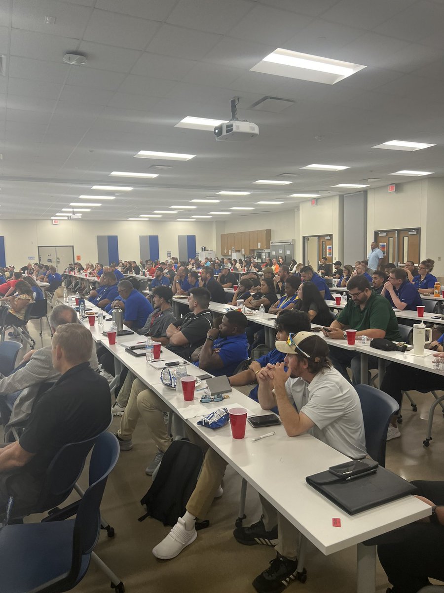 Great to have all of our coaches together for @HaysCISD coaching in-service! We have the best in the state! #LetsGo @CoachLMoffett @jggomezsr @drwrighthays @stevehoffman74 @LesGoad @CoachCCastillo