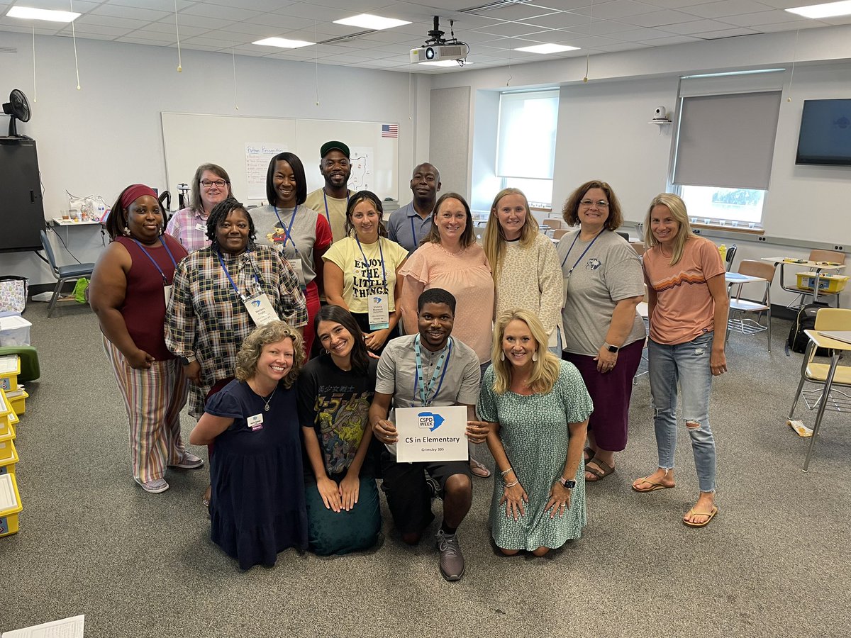 kristyn_pal's tweet image. Spent the past couple days representing @codeorg with South Carolina’s ✨ amazing educators ✨ who are learning about Computer Science in elementary school at @Citadel1842 for #cspdweek! 🤩 #csisforeveryone #teachcs