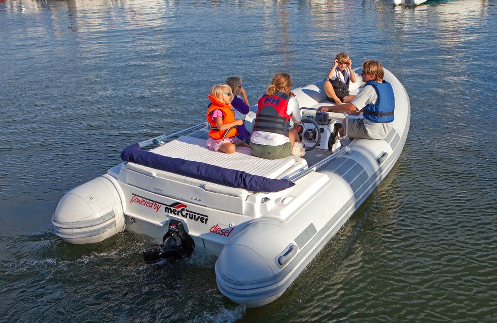 PowerboatandRIB's tweet image. |ad| Clambering aboard your #RIB and heading for the water is a great way to spend the day with family. We've put together the best places to go with your RIB, to give you some inspiration for your next adventure:

mtr.cool/bxskzssfka  

#RigidInflatableBoat #InflatableBoat