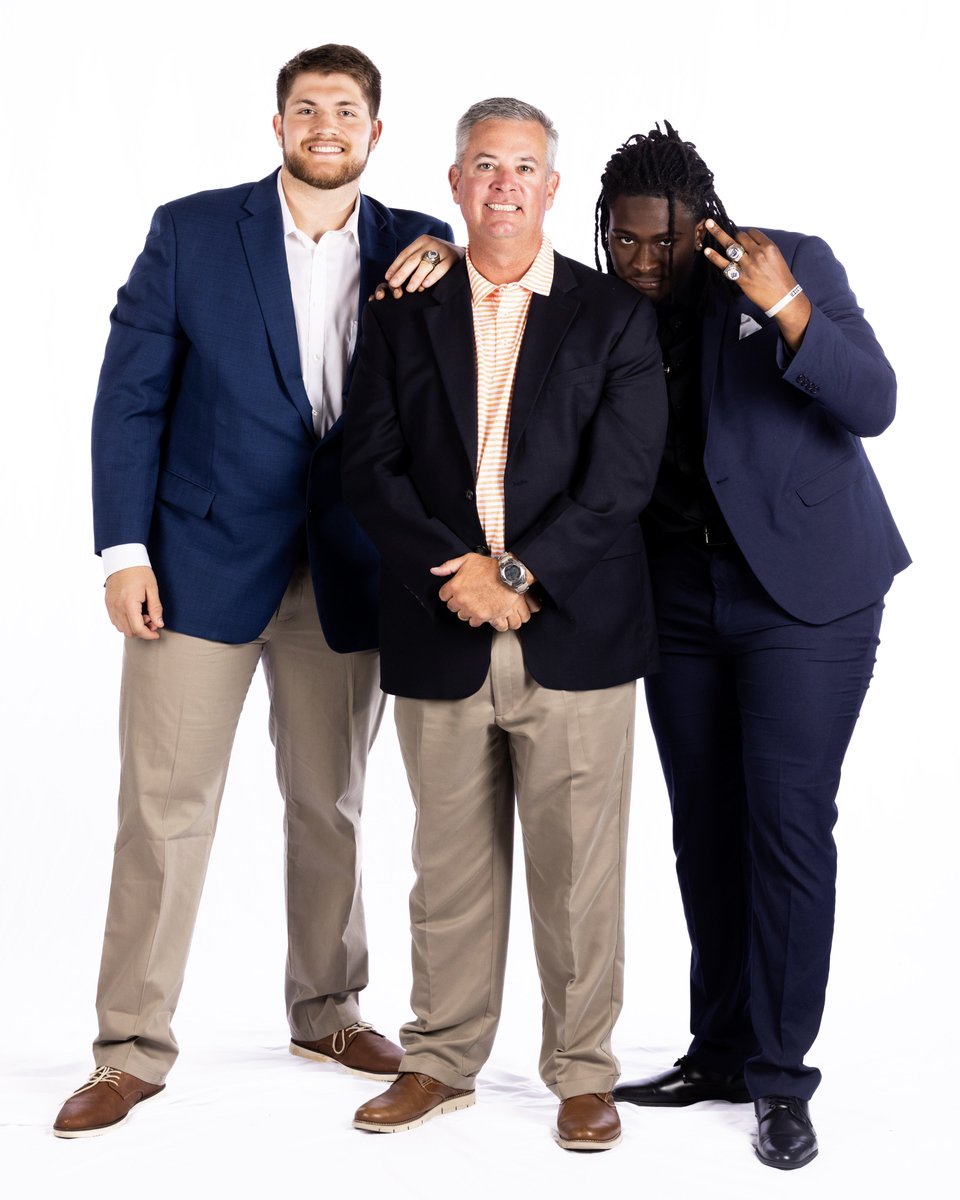 ETHAN_RECLAIM's tweet photo. 🔥🔥🔥 Media Day Fits 🔥🔥🔥

📸 @CGSportsPhotos 

#MartinMade | #BigSouthOVCFB https://t.co/nWVODzMPvG