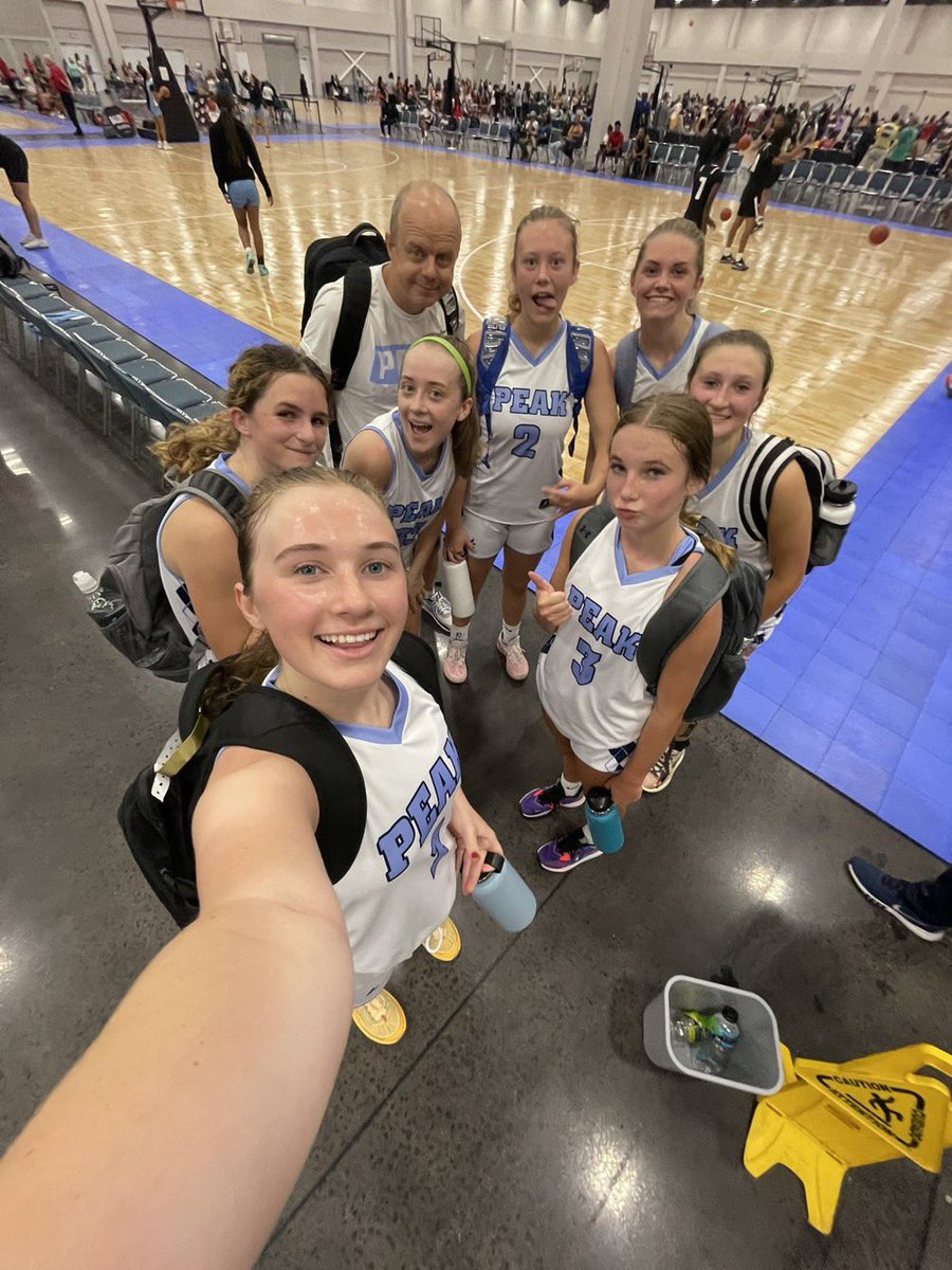 charlottejtorg's tweet image. Couldn’t think of a better group to play my last summer of travel ball with! Beyond thankful for these people. A big thank you to all the coaches who came to watch us play. Had a great time getting better and competing with @PeakTeamBlue!!
@BillTorg