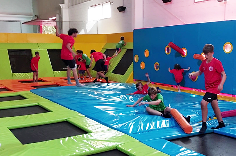 Fútbol burbuja y otras juegos en Actividades Gijón....