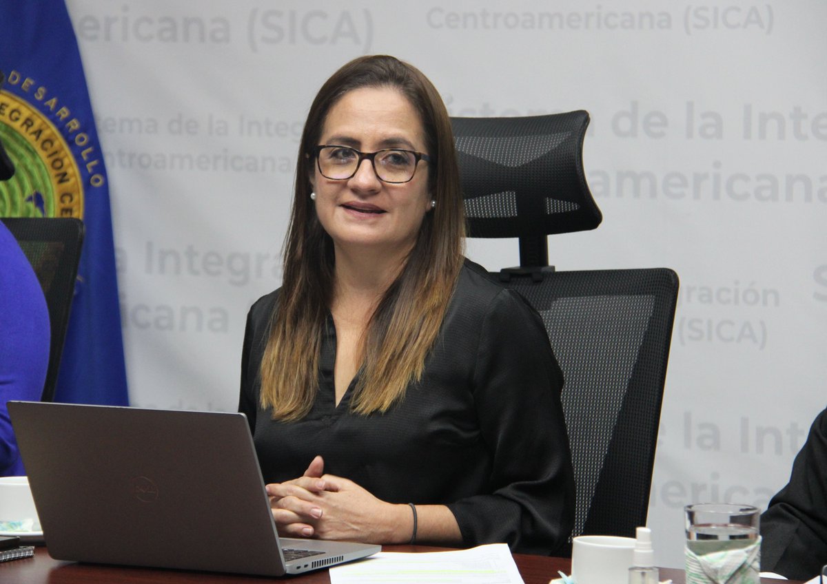 SGSISCA_SICA's tweet photo. Este proyecto aportará al eje 2 relativo a la incorporación ordenada e integral de la migración intrarregional a los mercados laborales y a los sistemas de protección y seguridad social de la #PSIR_SICA y al eje 2: Empleo y Empleabilidad del #Plan3R. https://t.co/PY8v4uBb3Y