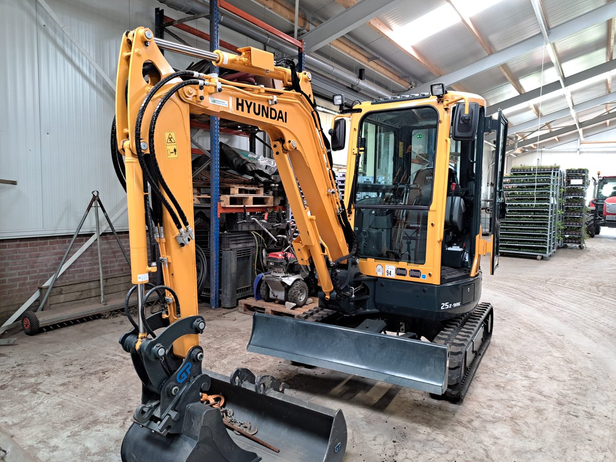 MH_Hoofddorp's tweet photo. Nieuwe Hyundai minikraan afgeleverd - https://t.co/tZXCAsWDb6 https://t.co/Cm7T7Bj7P9