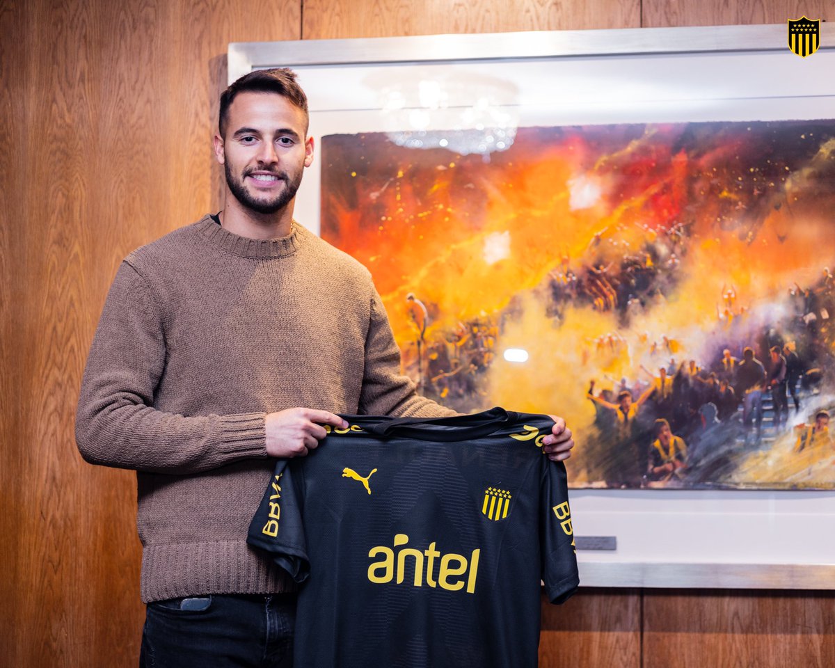 🖊️ Tras desvincularse de <a href="/clublanus/">Club Lanús</a>, el arquero Guillermo De Amores firmó contrato hasta diciembre de 2025 con Peñarol.