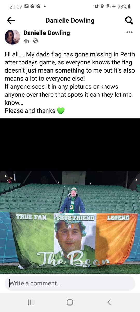 The flag below went missing last night in Perth.  Can anybody help with its whereabouts?  It features the late John Downing aka "The Bear" a much loved and much missed legendary fan.  Any help would be much appreciated.
#COYGIG #FIFAWWC