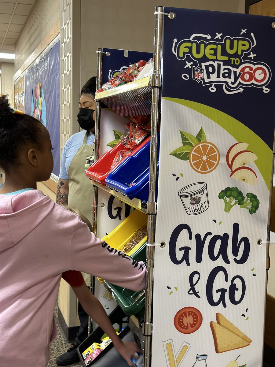 A very special THANK YOU to @FUTP60 & @INDairy for granting us these new snazzy Grab & Go Mobile Breakfast Carts! Our BPE Knights enjoy a healthy breakfast so that they are ready to learn each and every morning! 🥚🍎🥛#WeAreWayne @giantsnutrition