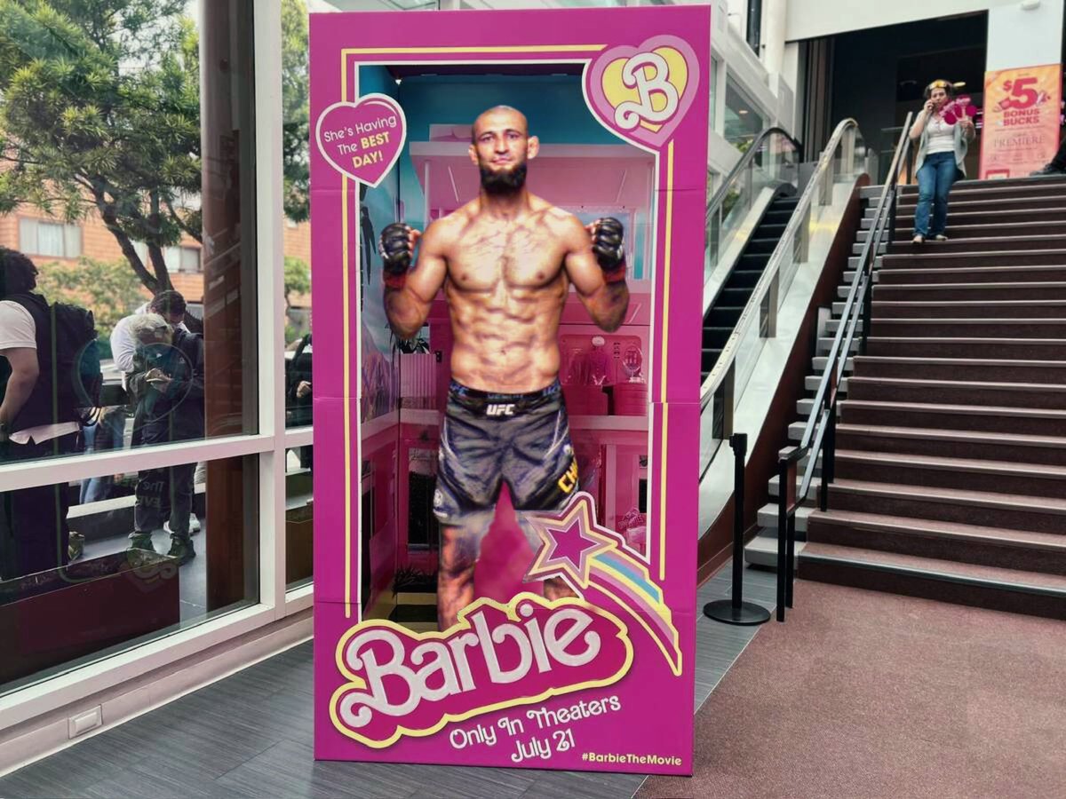 BorrachinhaMMA's tweet photo. Barbie has so many versions though the years . I like those  Chen Chen Barbie versions . 
I gonna bring those for my dearly Niece October 21 .🥰🧃 https://t.co/i4c8ndxyvi