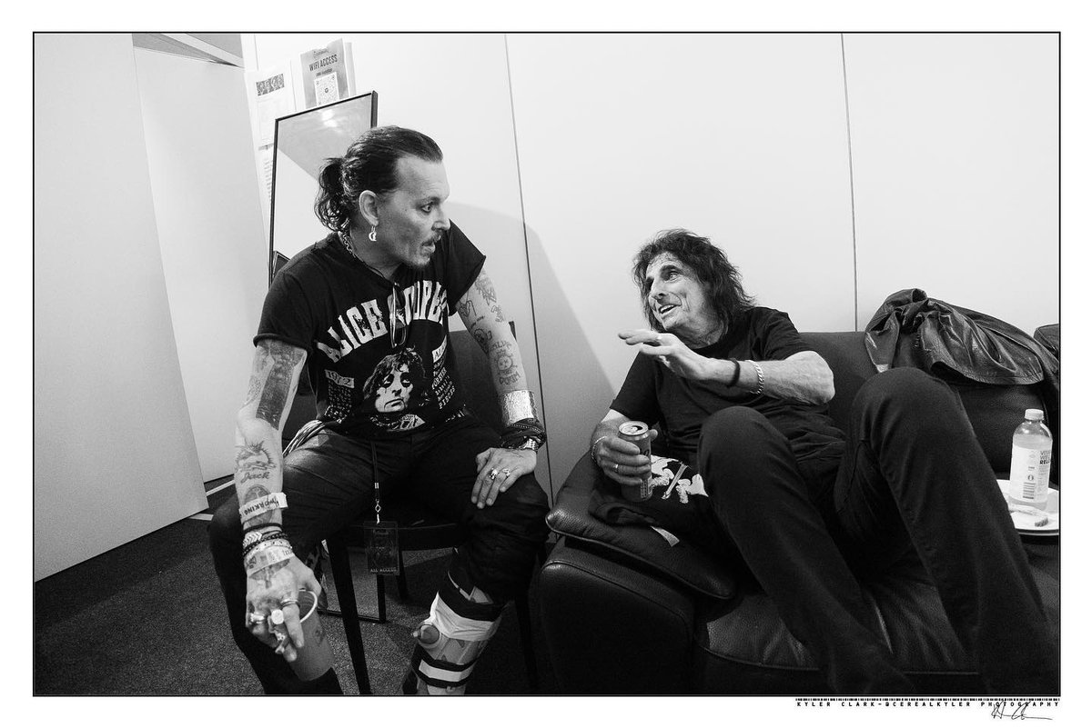 𝕷𝖎𝖙𝖙𝖑𝖊 𝕻𝖊𝖊𝖕𝖘 🏴‍☠️#JohnnyDepp tweet media