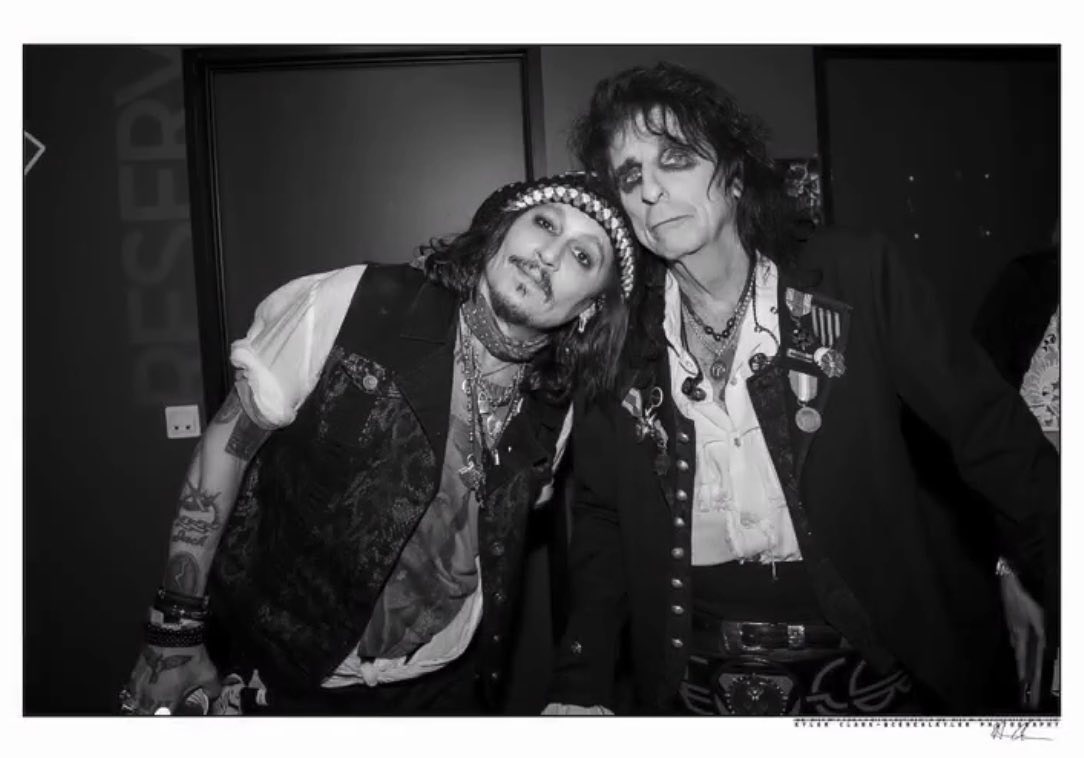 𝕷𝖎𝖙𝖙𝖑𝖊 𝕻𝖊𝖊𝖕𝖘 🏴‍☠️#JohnnyDepp tweet media