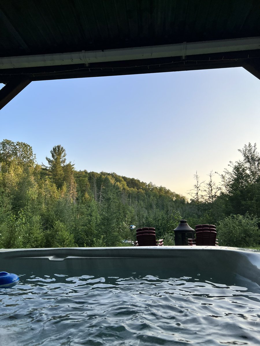 anaiem91's tweet image. Disconnecting from reality, not twitter lol. #vacation #quebec