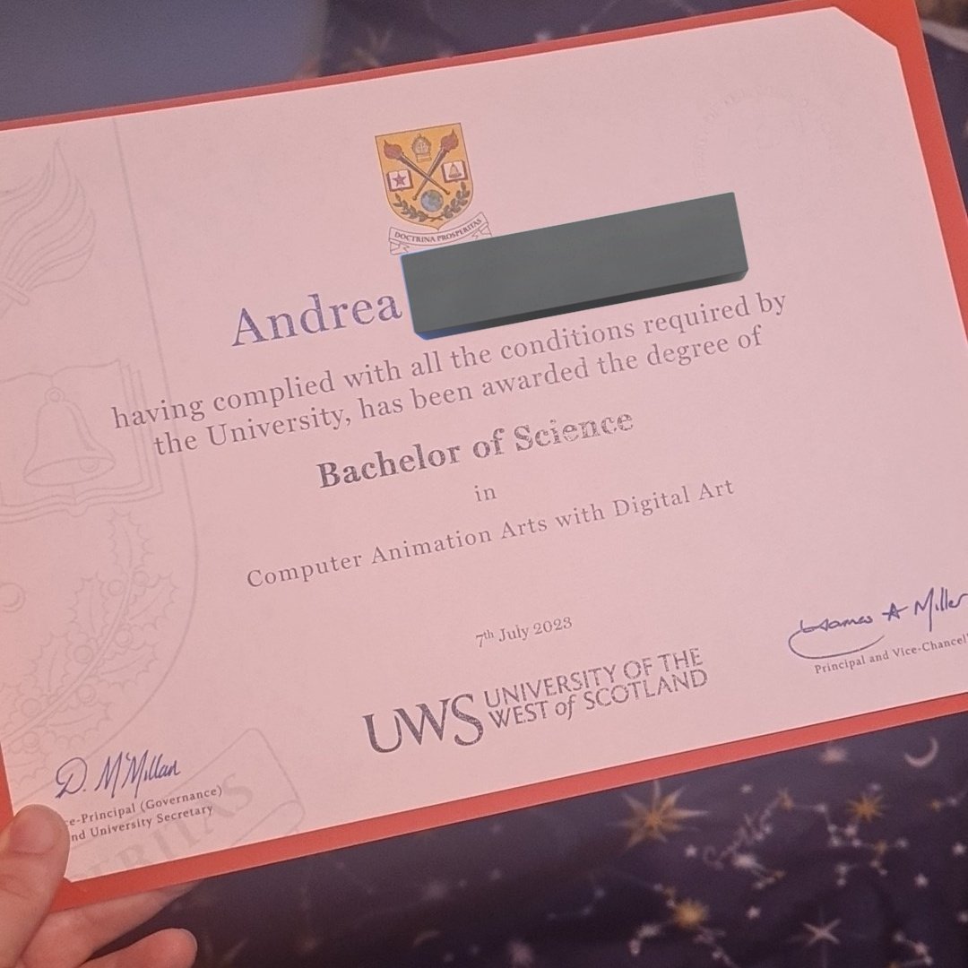 BluePanda397's tweet photo. Hey, look what I came home to - my degree certificate, I have officially graduated from university 😄 https://t.co/7614JDgNrZ