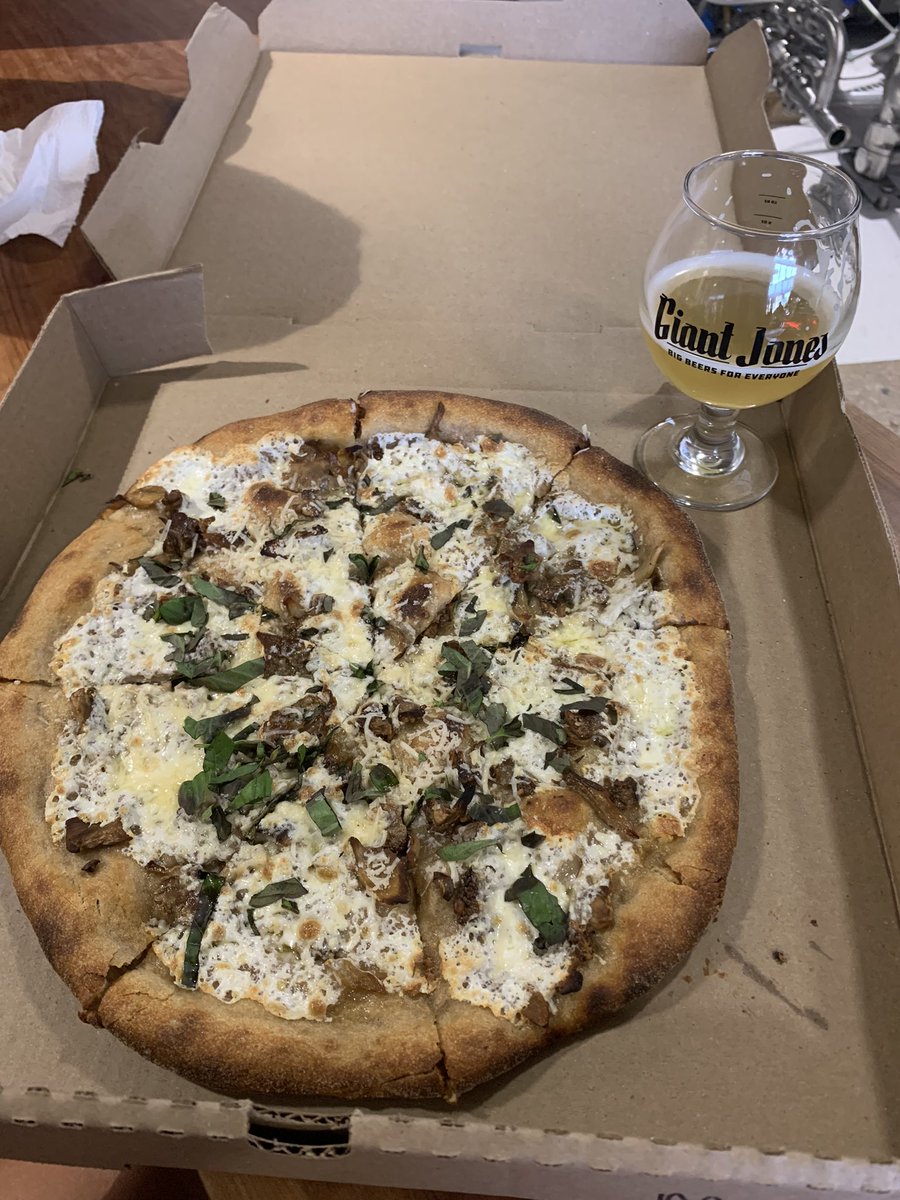 Happy #wibeerwednesday! We also include @OriginBreads pizza with our Wednesday celebrations! We open at 4pm, pizza starts at 5pm. #giantjones #organicbeer #beerandpizza #madisonwi