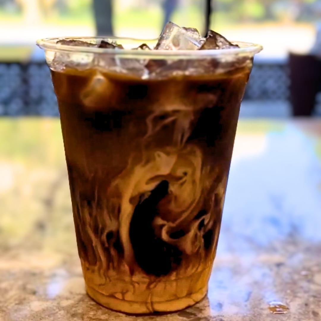 The best drink to beat the heat! Momentum Coffee's Cold Brew! Visit any of our locations to enjoy this refreshing drink ☕ ☕ ☕  See you at Momentum!

#momentumcoffeechicago #coldbrewseason #southloopcoffee #millenniumpark #northlawndale #englewood #austin #keepthemomentum #powe