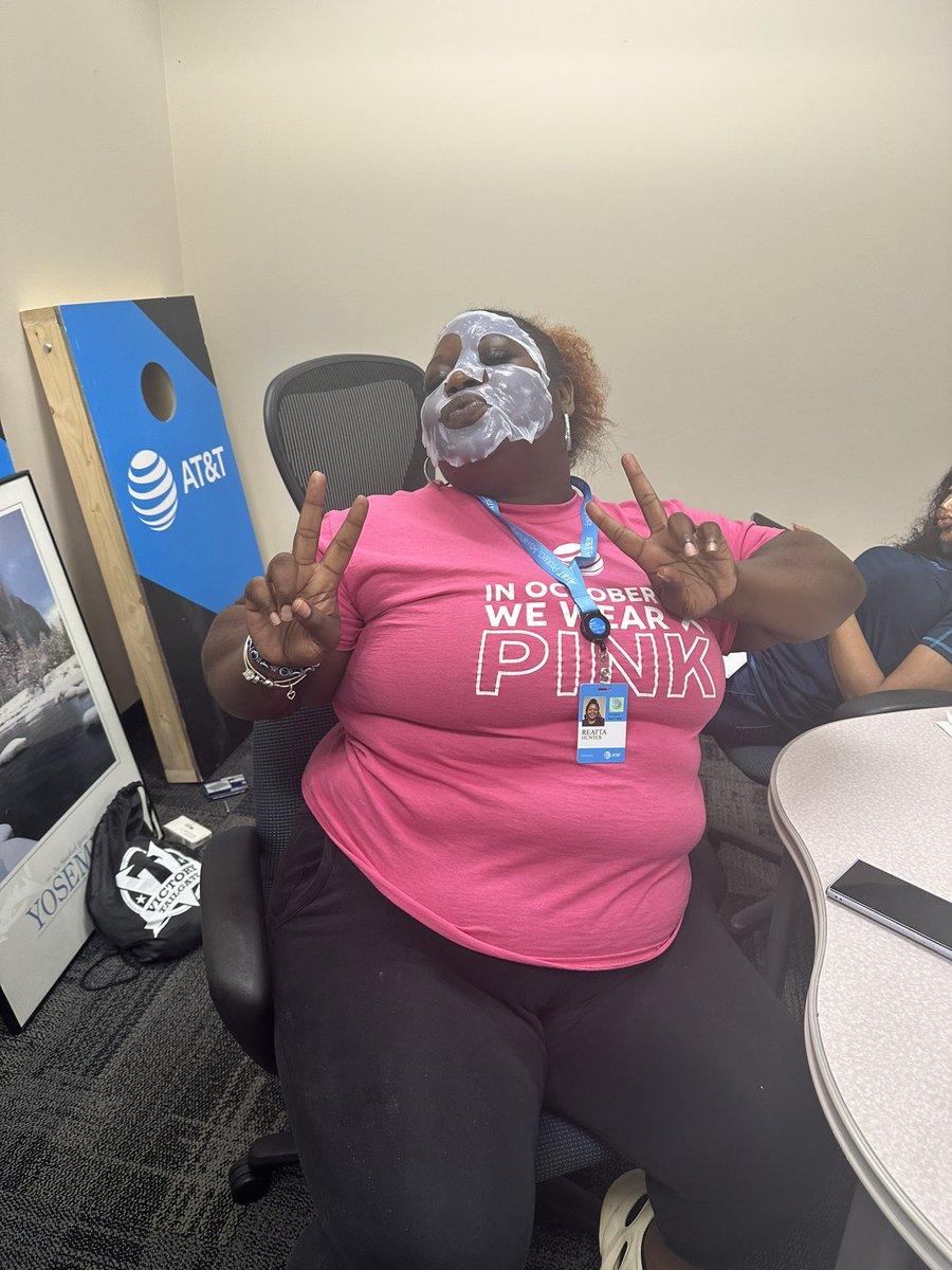 Elika Lemons tweet media