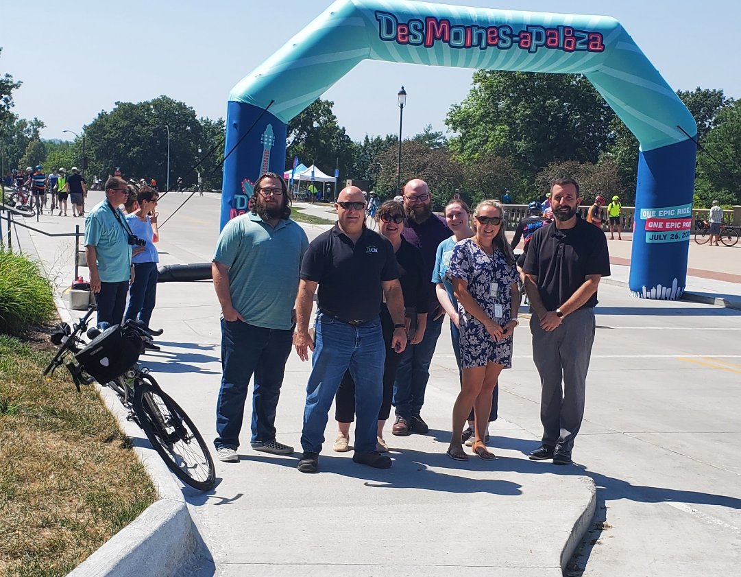 IowaCommNetwork's tweet photo. Day 4: Des Moines-apalooza!

We welcome @RAGBRAI_IOWA as they pass our capitol grounds! @CatchDSM + @DSMH2O have events, food, concerts, and more planned for #Ragbrai50.

Remember to hydrate and get some much-needed rest!

@DiscoverAmesIA @ragbraidsm @DSMpartnership #desmoines https://t.co/AuedzVHXbJ