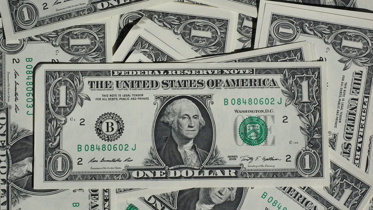 eixopolitico's tweet photo. 💵 Em dia de otimismo para a economia brasileira, dólar fecha em queda e renova a mínima no ano: R$ 4,72.

É o menor valor para a moeda americana desde abril de 2022. https://t.co/amwEPc7kzR