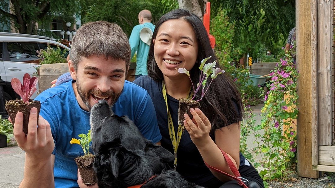 Let's Get Growing, Victoria! 🌱💚 Summer seedling distribution starts today. Detailed information about each neighbourhood distribution day can be found at victoria.ca/getgrowing.