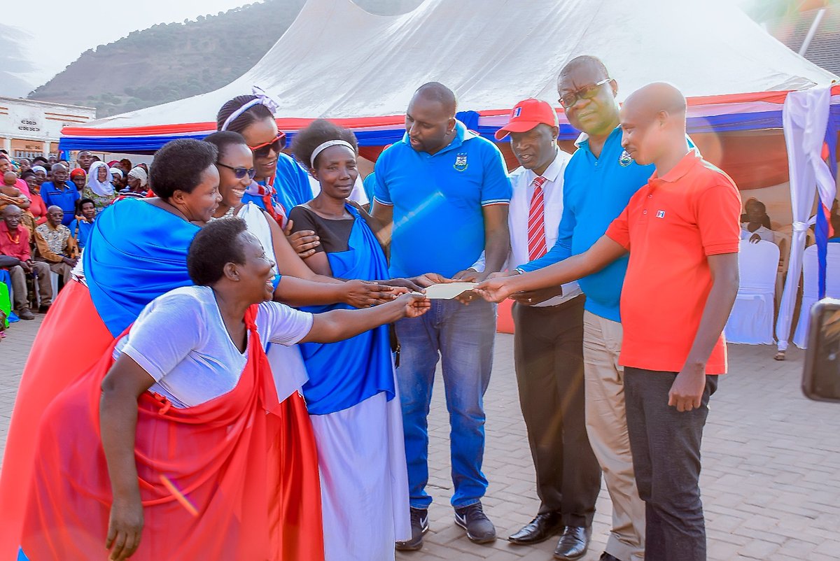 <a href="/BugaramaS/">Bugarama Sector</a> turashimira cyane Nyakubahwa <a href="/PaulKagame/">Paul Kagame</a> Prezida wa Republika akaba na Chairman w'Umuryango <a href="/rpfinkotanyi/">FPR-Inkotanyi</a> ku byiza byinshi amaze kutugezaho kubera imiyoborere myiza <a href="/UrugwiroVillage/">Presidency | Rwanda</a> <a href="/RwandaGov/">Government of Rwanda</a> <a href="/PrimatureRwanda/">Office of the PM | Rwanda</a> <a href="/RwandaWest/">Western Province I Rwanda</a> <a href="/HabitegekoFran1/">Habitegeko Francis</a> <a href="/RusiziDistrict/">Rusizi District</a> <a href="/DrKibiriga/">Dr. ANICET KIBIRIGA</a>