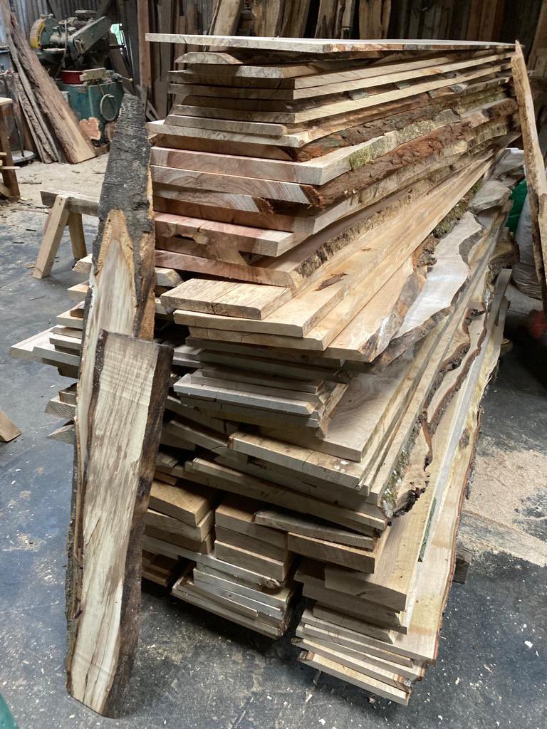 WenTimberCentre's tweet photo. Post holiday showroom stock up and what a pile of timber! Beech, Sycamore, Alder, Oak, Sequoia and Sweet Chestnut are all in there π #postholiday #stockup #hardwood #localtimber #sustainable #hardwoodshowroom https://t.co/vFeObbHFKa