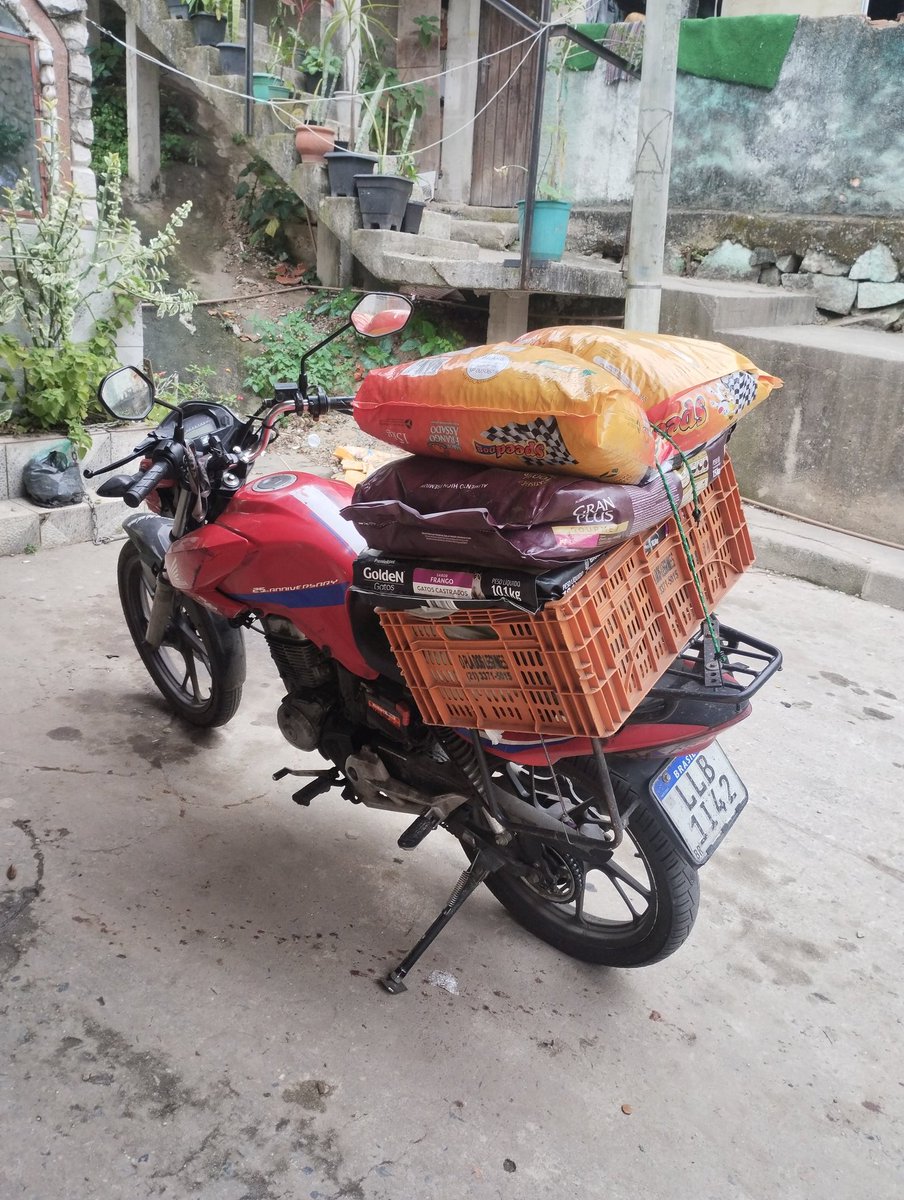 Coe Rapaziada boa tarde vim aqui pra avisa roubaram minha moto de trabalho se alguém souber entre em contato comigo moto de trabalho fazendo favor obrigado todos ....🙏🏻😭💔