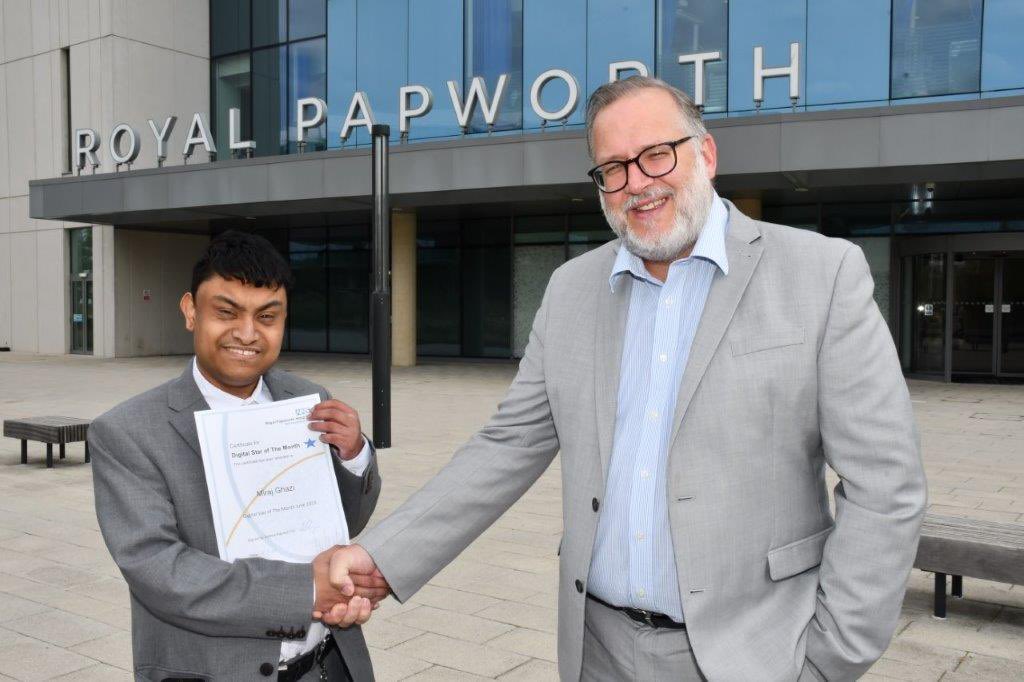 Today I had the honour of seeing <a href="/MohammedAhmed/">MALIK</a> at <a href="/RoyalPapworth/">Royal Papworth Hospital NHS FT 💙</a>. Miraj achieved ‘digital 🤩 of the month’ for smashing through our call queue’s.  Miraj said his ‘’managers are really supportive and I love helping staff ’’. Thanks for your help Miraj! #teamplayer #NHS