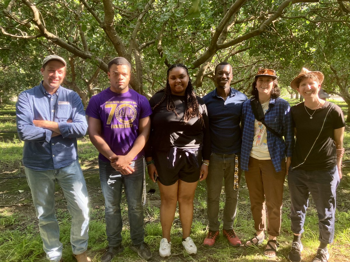 Pam Kan-Rice (@ucanrpam) on Twitter photo Environmental Scholars from <a href="/Morehouse/">Morehouse College</a>, <a href="/TuskegeeUniv/">TUSKEGEE UNIVERSITY</a> & <a href="/SpelmanCollege/">Spelman College</a> visited <a href="/treecrops/">Houston Wilson</a> <a href="/ucanr/">Ag&Natural Resources</a> as part of their summer research program <a href="/ESPM_Berkeley/">Berkeley Environmental Science, Policy & Mngmt</a> with Prof Tim Bowles <a href="/bowleslab/">Berkeley Agroecology Lab</a>.
We hope they return to <a href="/UofCalifornia/">University of California</a> for grad school
📸 by <a href="/KenzoEsquivel/">Kenzo Esquivel</a> Environmental Scholars from <a href="/Morehouse/">Morehouse College</a>, <a href="/TuskegeeUniv/">TUSKEGEE UNIVERSITY</a> & <a href="/SpelmanCollege/">Spelman College</a> visited <a href="/treecrops/">Houston Wilson</a> <a href="/ucanr/">Ag&Natural Resources</a> as part of their summer research program <a href="/ESPM_Berkeley/">Berkeley Environmental Science, Policy & Mngmt</a> with Prof Tim Bowles <a href="/bowleslab/">Berkeley Agroecology Lab</a>.
We hope they return to <a href="/UofCalifornia/">University of California</a> for grad school
📸 by <a href="/KenzoEsquivel/">Kenzo Esquivel</a>