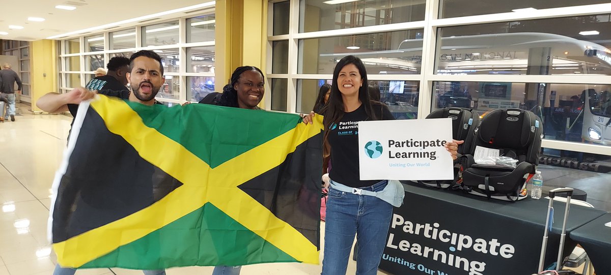 davia_samms's tweet photo. This amazing journey started 4 days ago! Thank you to @ParticipateLrng for this warm, friendly greeting at the airport! https://t.co/xg6yNmu2Ma