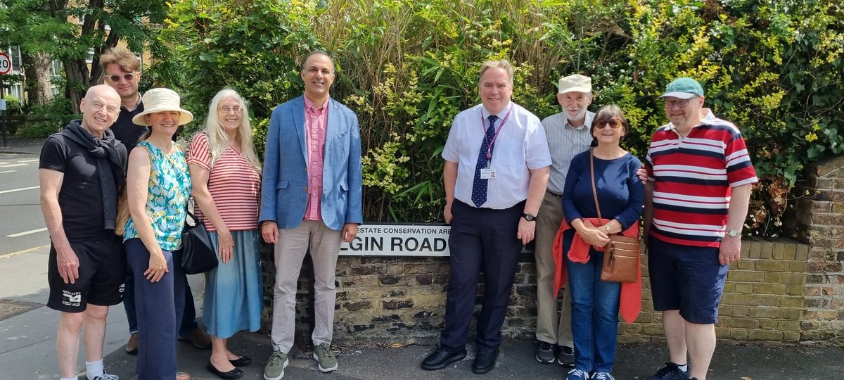 H.O.M.E Residents' Association (@home_residents) on Twitter photo Thanks to <a href="/JasonForCroydon/">Jason Perry - Mayor of Croydon</a> and <a href="/Jeet__Bains/">Jeet Bains</a> for visiting the <a href="/HOME_residents/">H.O.M.E Residents' Association</a> area today and listening to local views.
A wonderfully productive hour - thank you! Thanks to <a href="/JasonForCroydon/">Jason Perry - Mayor of Croydon</a> and <a href="/Jeet__Bains/">Jeet Bains</a> for visiting the <a href="/HOME_residents/">H.O.M.E Residents' Association</a> area today and listening to local views.
A wonderfully productive hour - thank you!