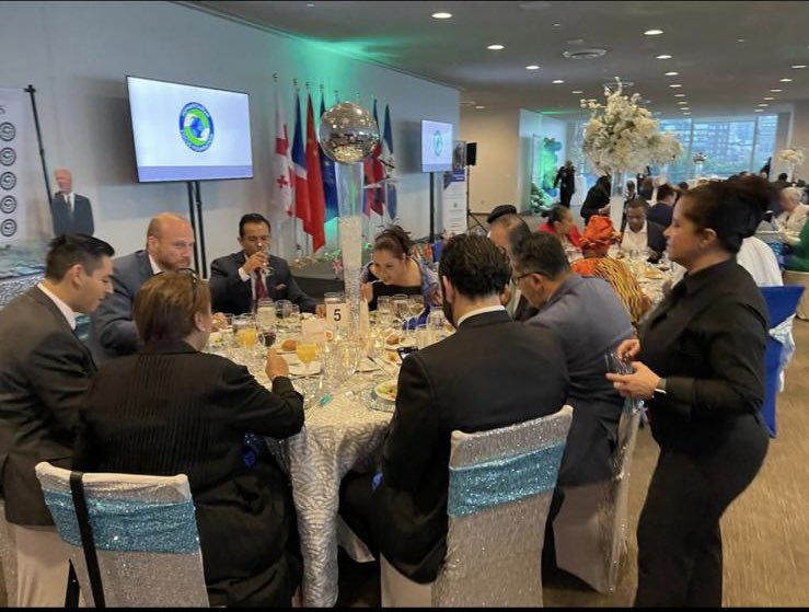 jesalsaga's tweet photo. Trajimos las demandas de los trabajadores del Sindicato hasta la máxima instancia de la Organización Internacional del Trabajo, de la Organización de las Naciones Unidas, en donde recibí el "Doctorado Honoris Causa" por la lucha para recuperar el trabajo y los derechos dela gente https://t.co/t2kO82NKu8