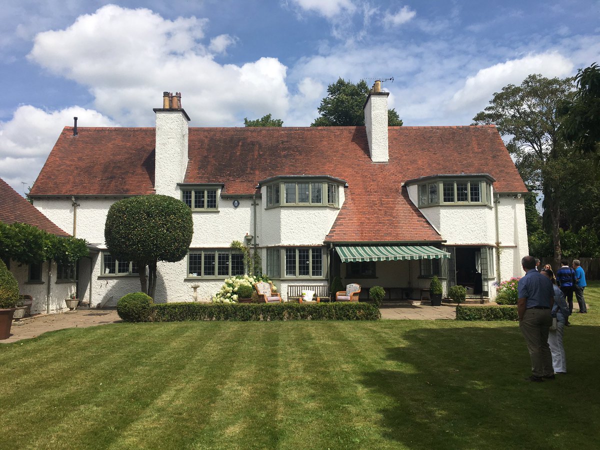 It’s been a really hectic month one way and another. Took a much needed day’s leave and visited the very fine Oakhill with <a href="/VoyseySociety/">CFA Voysey Society</a>. The rear elevation (very similar to Prior’s Field in Puttenham, Surrey) is superb.