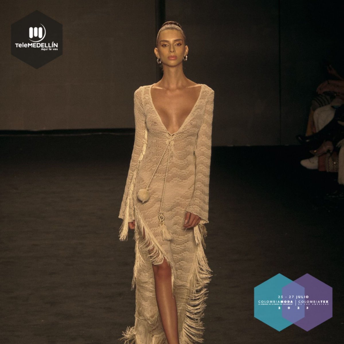 Telemedellin's tweet image. Elegancia + moda vanguardista = una pasarela inolvidable 😍. 

Así se vivió la pasarela Origen por Bless en #Colombiamoda2023 + #Colomibiatex2023 🧵.

Conoce cada detalle de la semana de la moda en telemedellin.tv/especiales/col…   

#TMEsModa