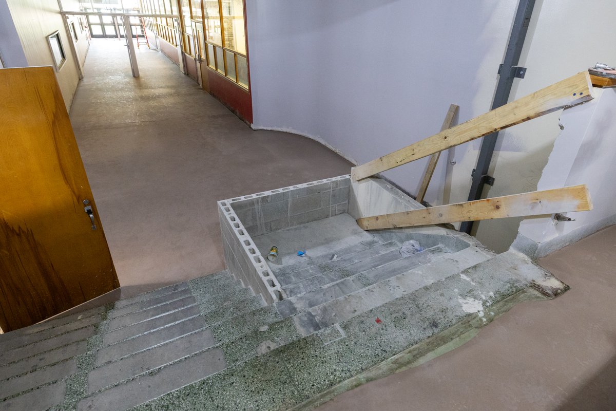 Exciting changes are happening at <a href="/SandburgD205/">Sandburg Middle</a>! Our school is currently undergoing extensive interior and exterior construction, all geared towards enhancing the learning environment for our students! 🏫✨ #WeAreD205 #WeAreSandburgD205