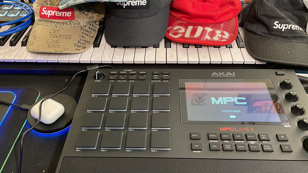 Kush2x's tweet image. #MPCGang
#Akai
#MPCLive2