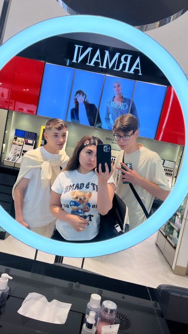 Love my fans. ❤️🥰 https://t.co/nRYvsFaka6