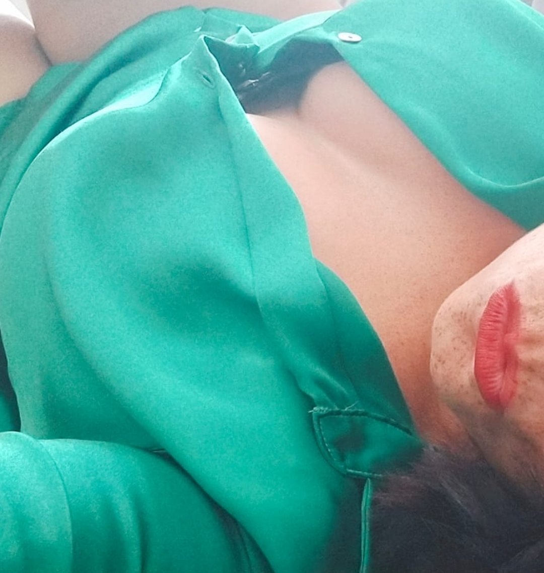 megustacomohace's tweet photo. Nene!
Las ganas que tengo de que regreses !
Mira, me he puesto de verde, a ver si me parezco un poco a Cantabria. 💋 https://t.co/5HT7c0FfVo