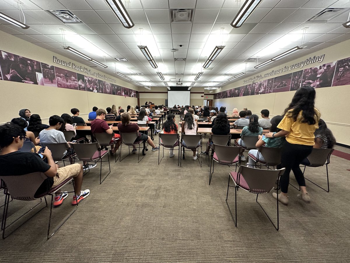 rr_stuco's tweet photo. Our Student Council officers worked TIRELESSLY all summer for this day, & for the upcoming New Student Orientation! It was amazing to see how many volunteers we had! Itโs going to be an amazing two day event!โค๏ธ @rrhs.stuco #nso #welcomefreshmen #dragonnation #stucorocks https://t.co/oyR49IYwhE