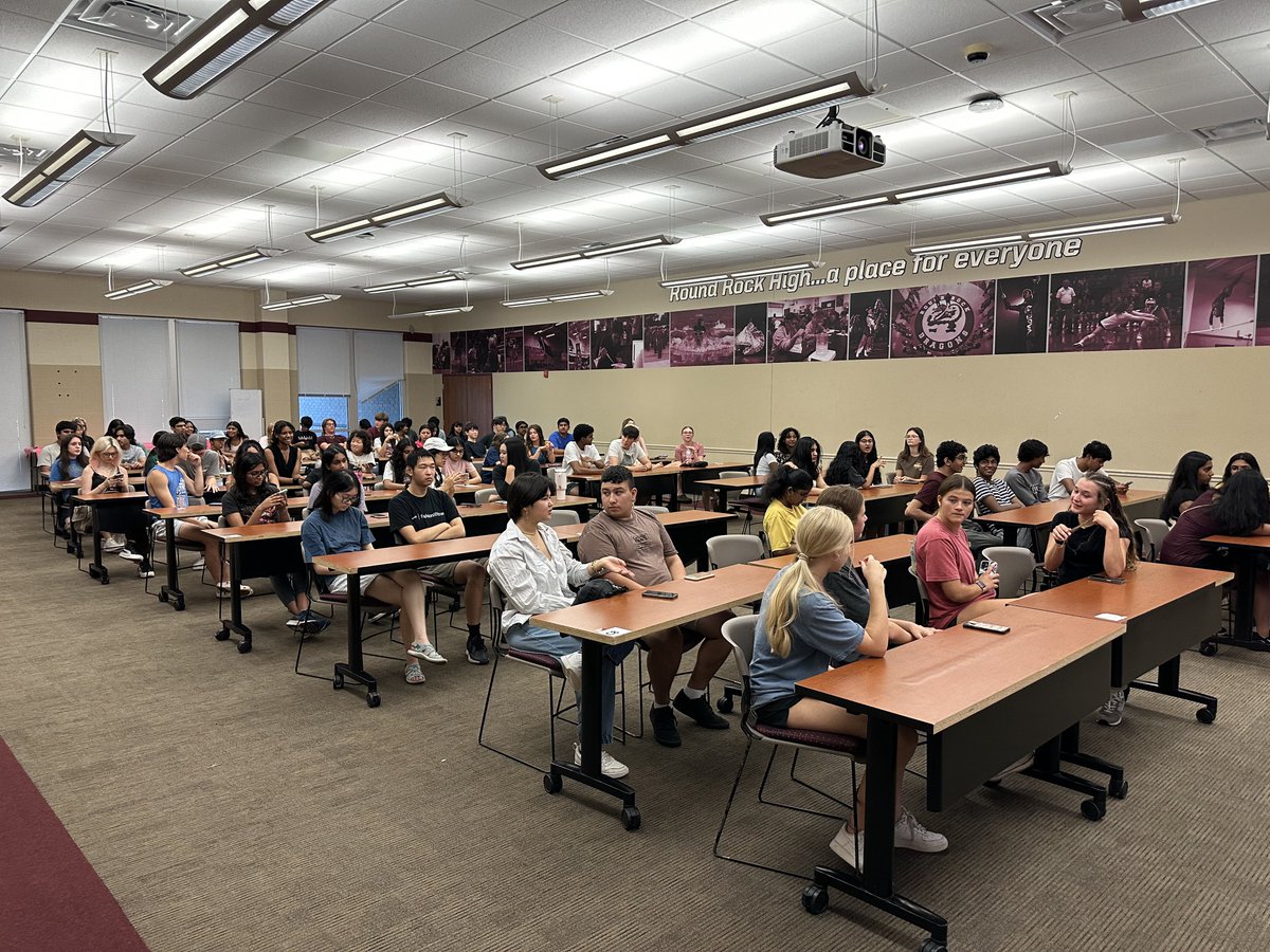 rr_stuco's tweet photo. Our Student Council officers worked TIRELESSLY all summer for this day, & for the upcoming New Student Orientation! It was amazing to see how many volunteers we had! Itโs going to be an amazing two day event!โค๏ธ @rrhs.stuco #nso #welcomefreshmen #dragonnation #stucorocks https://t.co/oyR49IYwhE