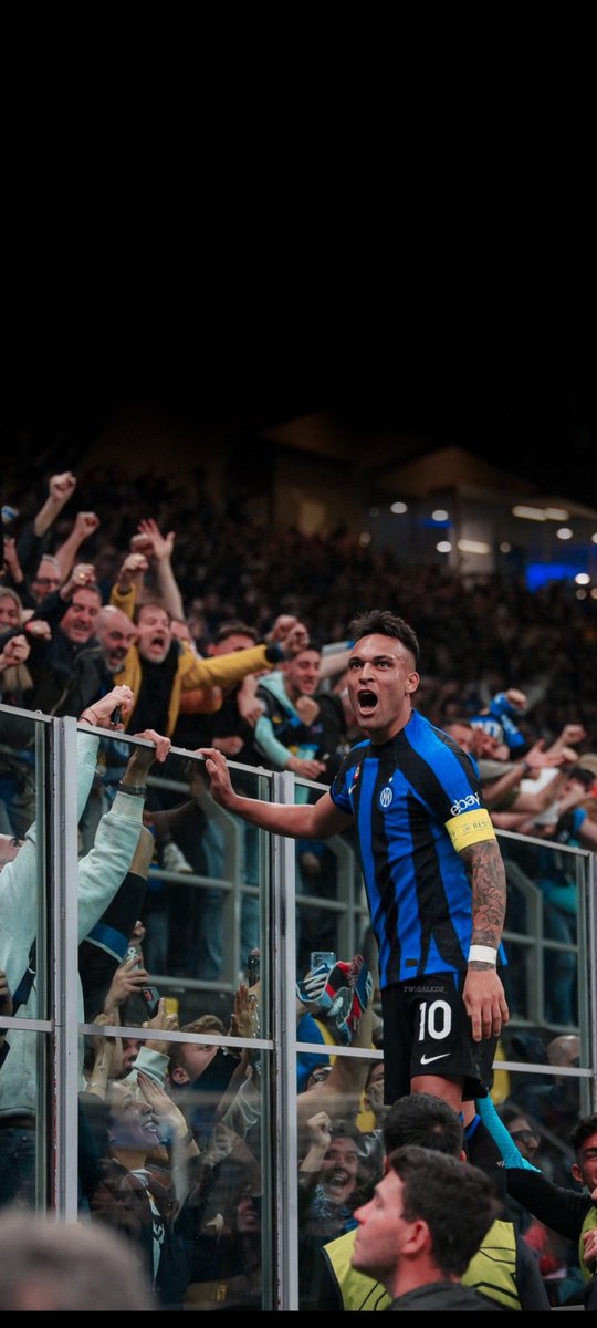 ObafemIMartinª tweet media