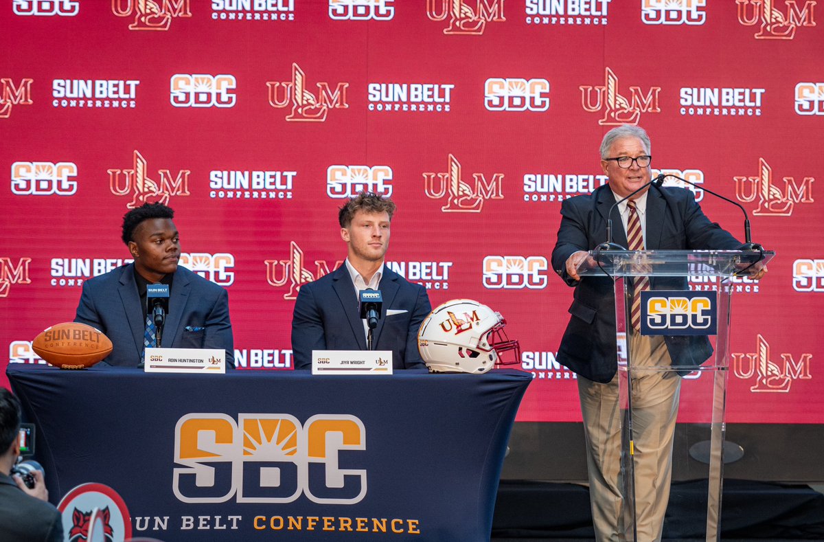 ULM_FB's tweet photo. 𝗢𝘂𝗿 𝗳𝗮𝘃𝗼𝗿𝗶𝘁𝗲 𝗽𝗶𝗰𝘀 𝗳𝗿𝗼𝗺 𝗦𝘂𝗻 𝗕𝗲𝗹𝘁 𝗖𝗼𝗻𝗳𝗲𝗿𝗲𝗻𝗰𝗲 𝗙𝗼𝗼𝘁𝗯𝗮𝗹𝗹 𝗠𝗲𝗱𝗶𝗮 𝗗𝗮𝘆
📷 @CoachTHundley 
#TheBestIsOnTheBayou #SunBeltFB https://t.co/7mzMY3izfW