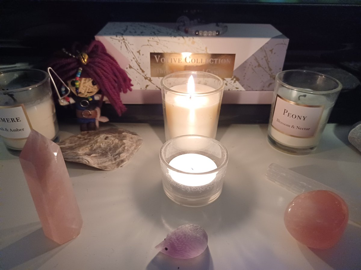 For you Captain Kori and <a href="/PixiCrapGoth/">TheCrapGoth</a> I have laughed with, smiled with and cried with and I will continue to watch you and fly your flag high #krackenCrew